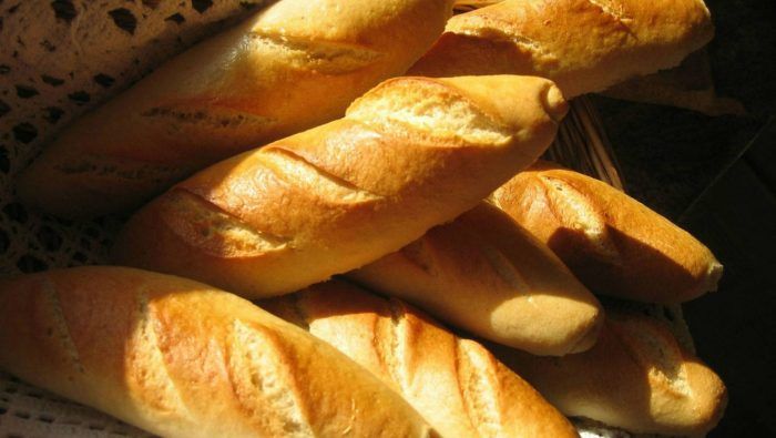 Panaderos alertan sobre un posible aumento en el precio del pan