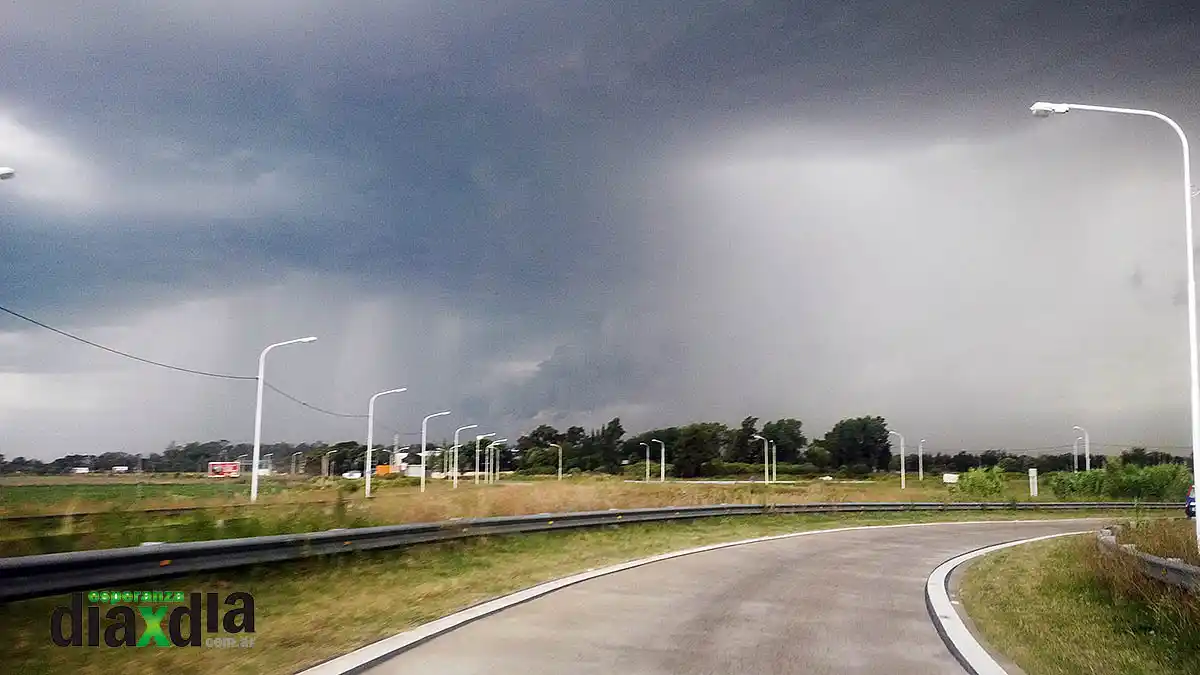 Viernes nublado con probabilidad de lluvias y tormentas en la ciudad de Santa Fe