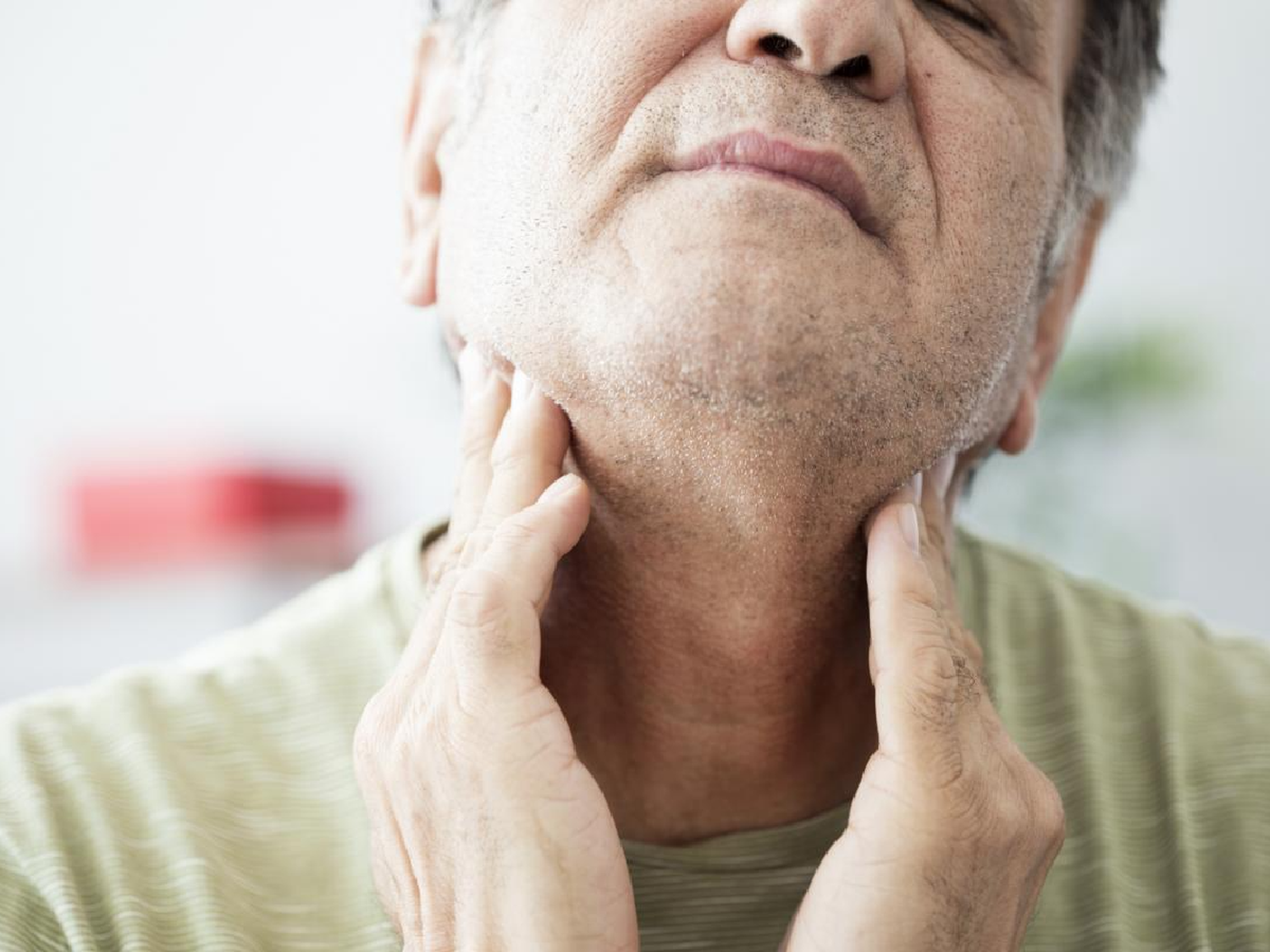 Cáncer de cabeza y cuello: evitar el tabaco y el alcohol para prevenir