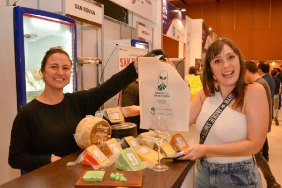 “Producto de Mi Tierra Santa Fe” cuenta con una nueva línea de crédito para licenciatarios de la marca