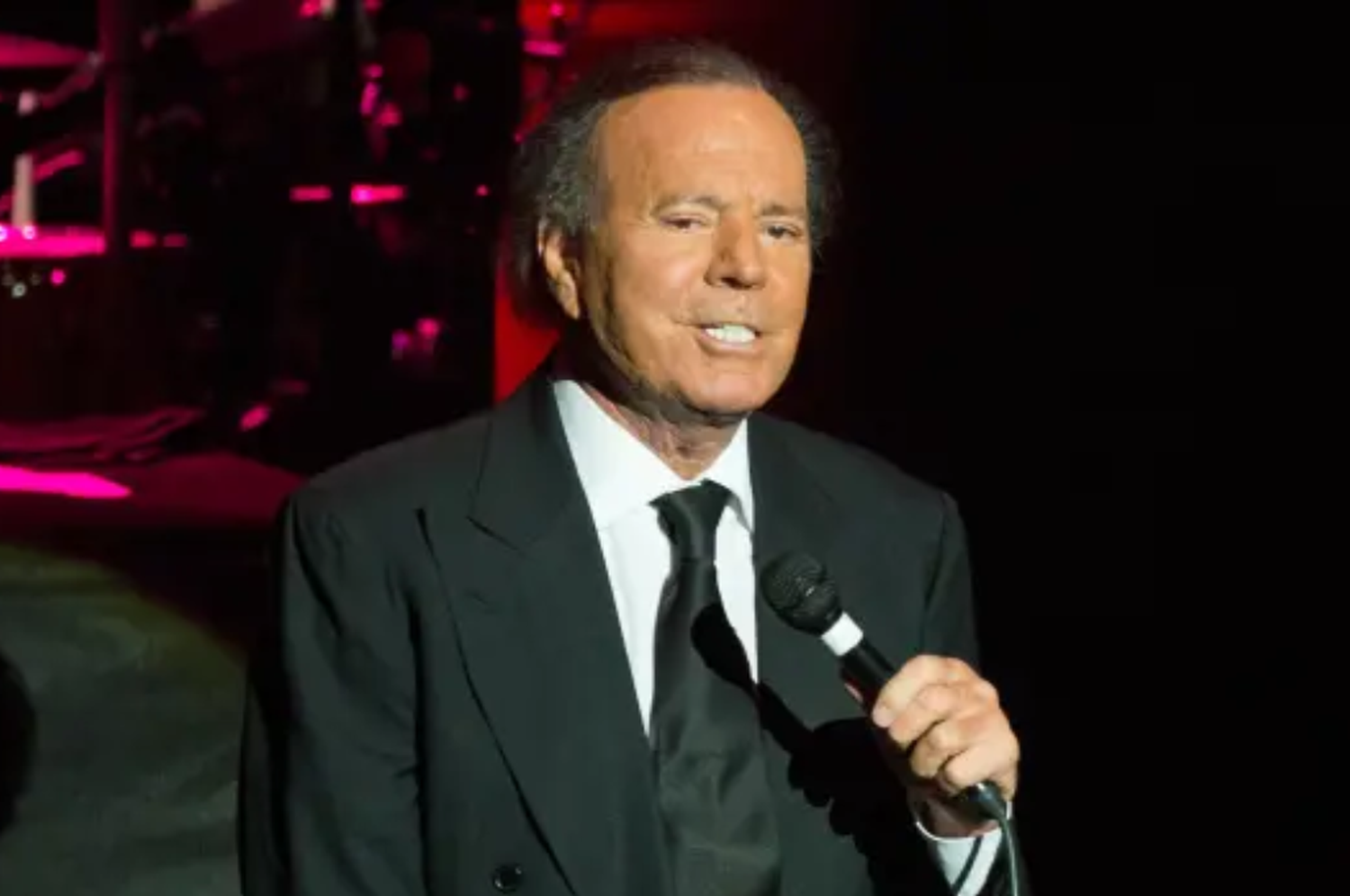 El cantante Julio Iglesias, durante un concierto.