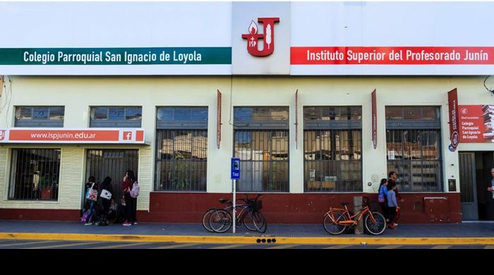 Junín: Alumnos arrojaron bombas y tres chicas fueron internadas