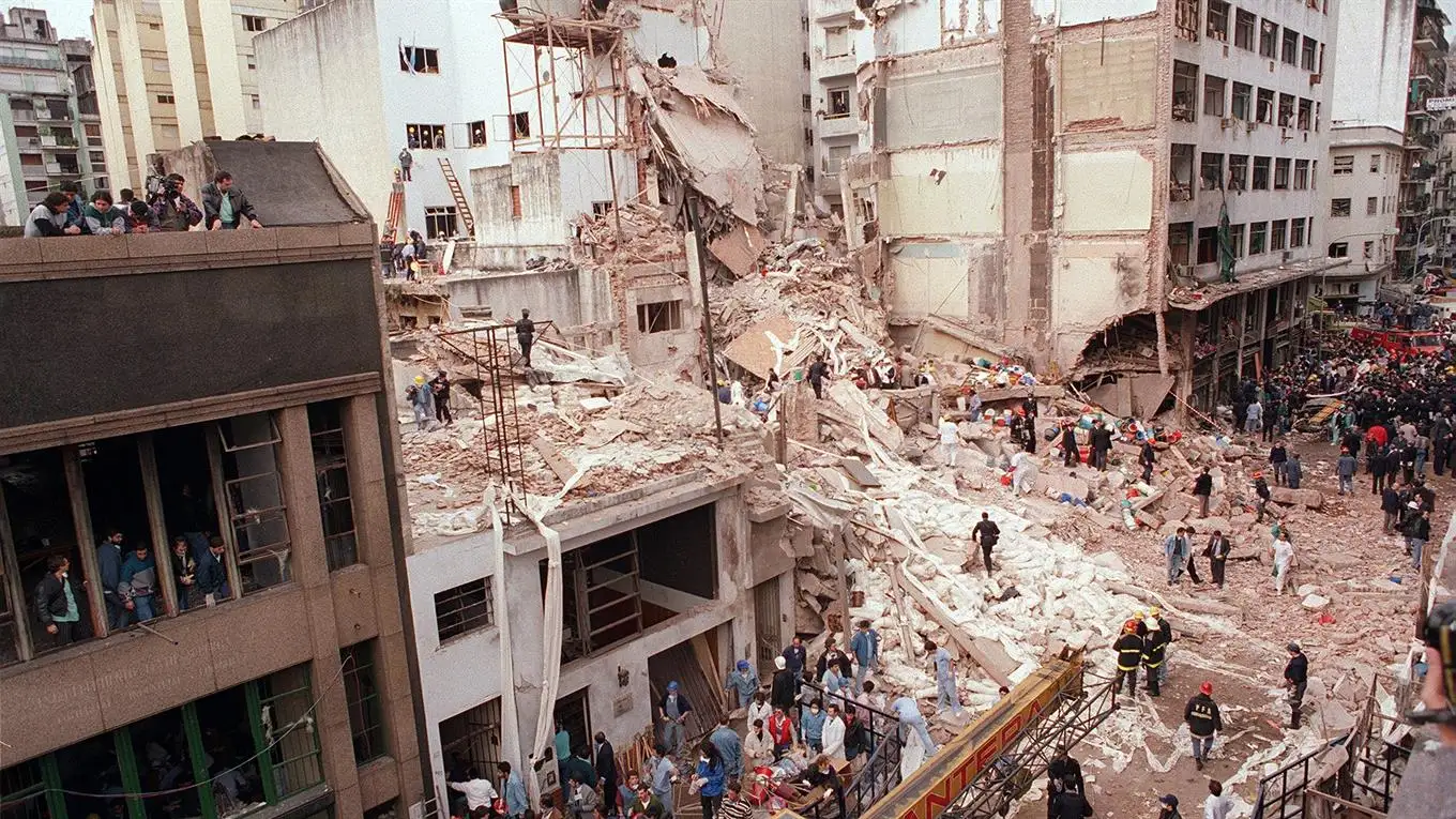 AMIA: hallan ADN sin identificar en restos humanos
