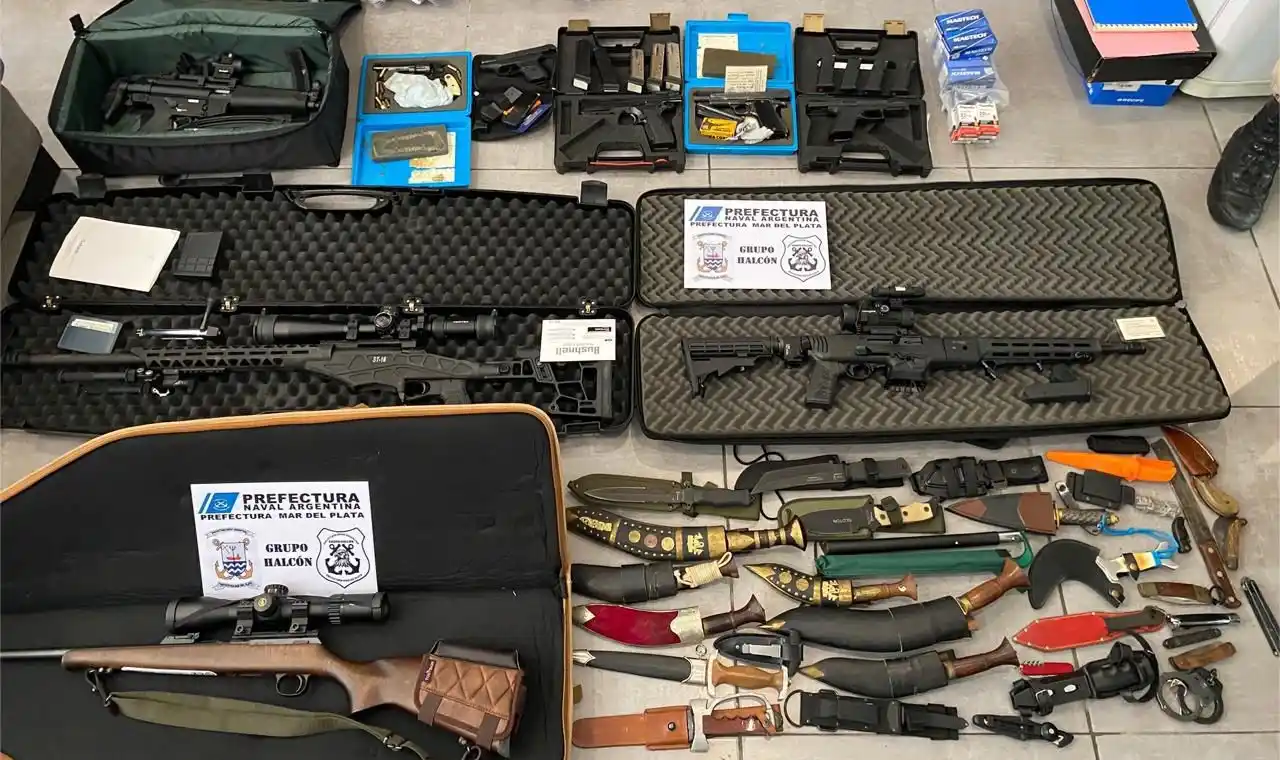 En los allanamientos se secuestró una gran cantidad de armas.