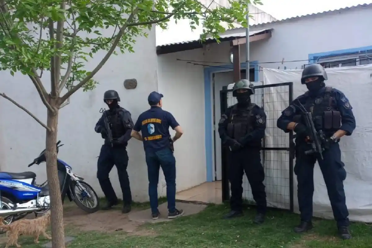 Larroque: secuestran cocaína y hay dos jóvenes investigados