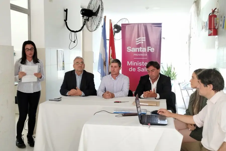 Calvo participó de la apertura de ofertas de la Licitación para la Reparación de un Centro de Salud 