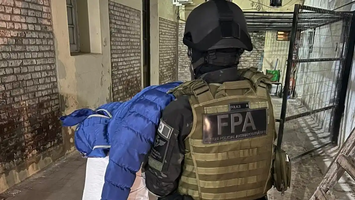 Detuvieron a tres personas y cerraron dos puntos de venta de drogas en San Francisco