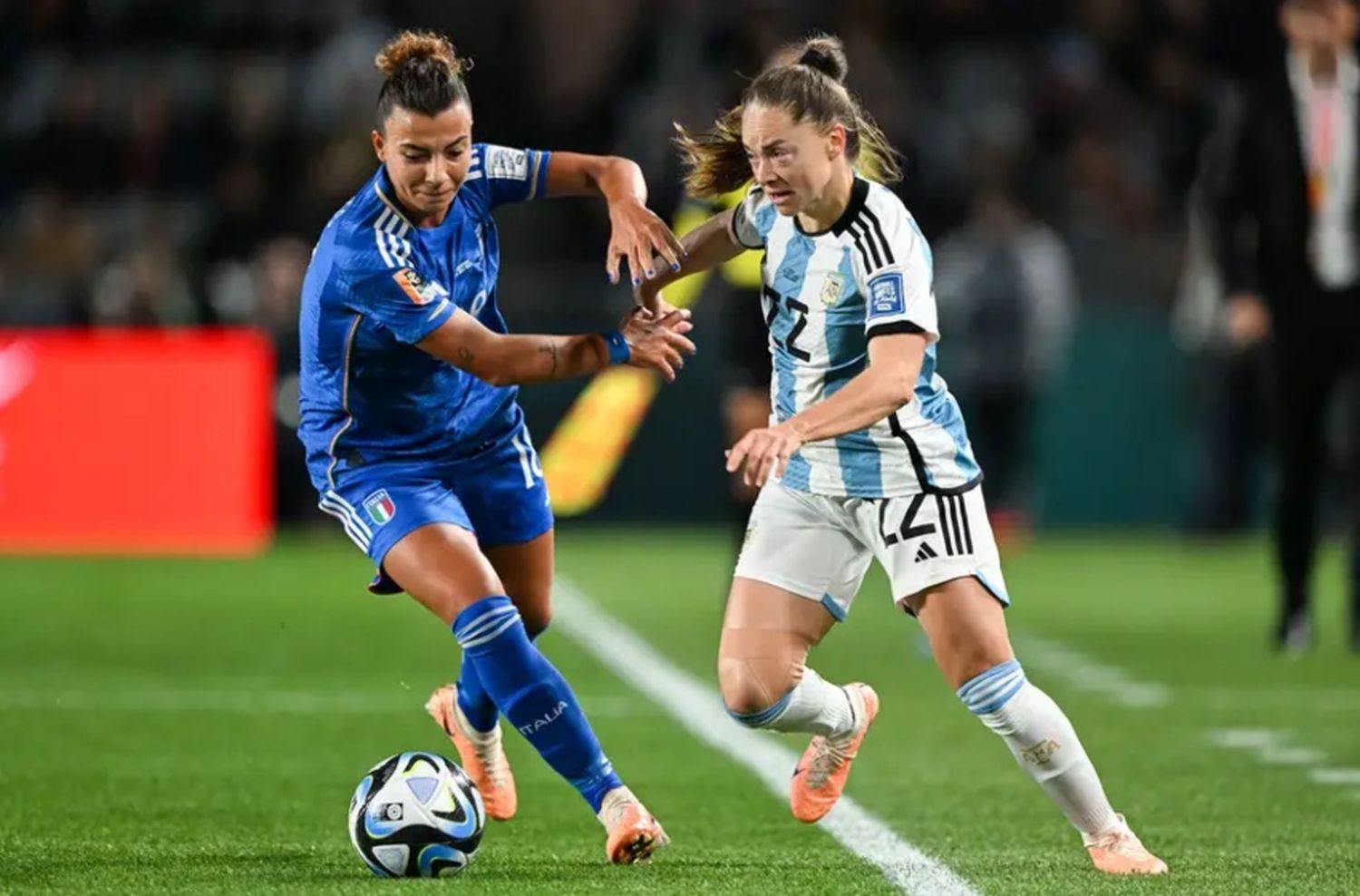 Mundial femenino: Argentina presentó batalla ante Italia, pero se le escapó el partido sobre el final