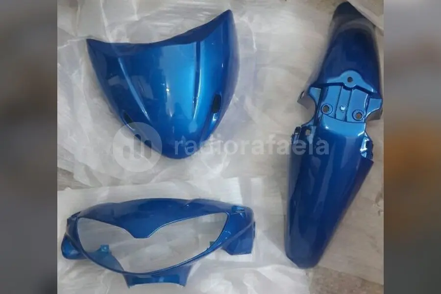 Encontró plásticos de moto en la vecinal del barrio 2 de Abril