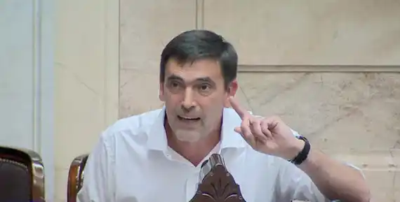 Iparraguirre cargó contra los diputados que defienden las "fichas sucias" de los negocios del juego