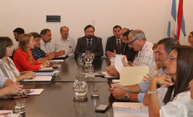 Paritarias provinciales: El gobierno ofreció 20 % de aumento a los estatales