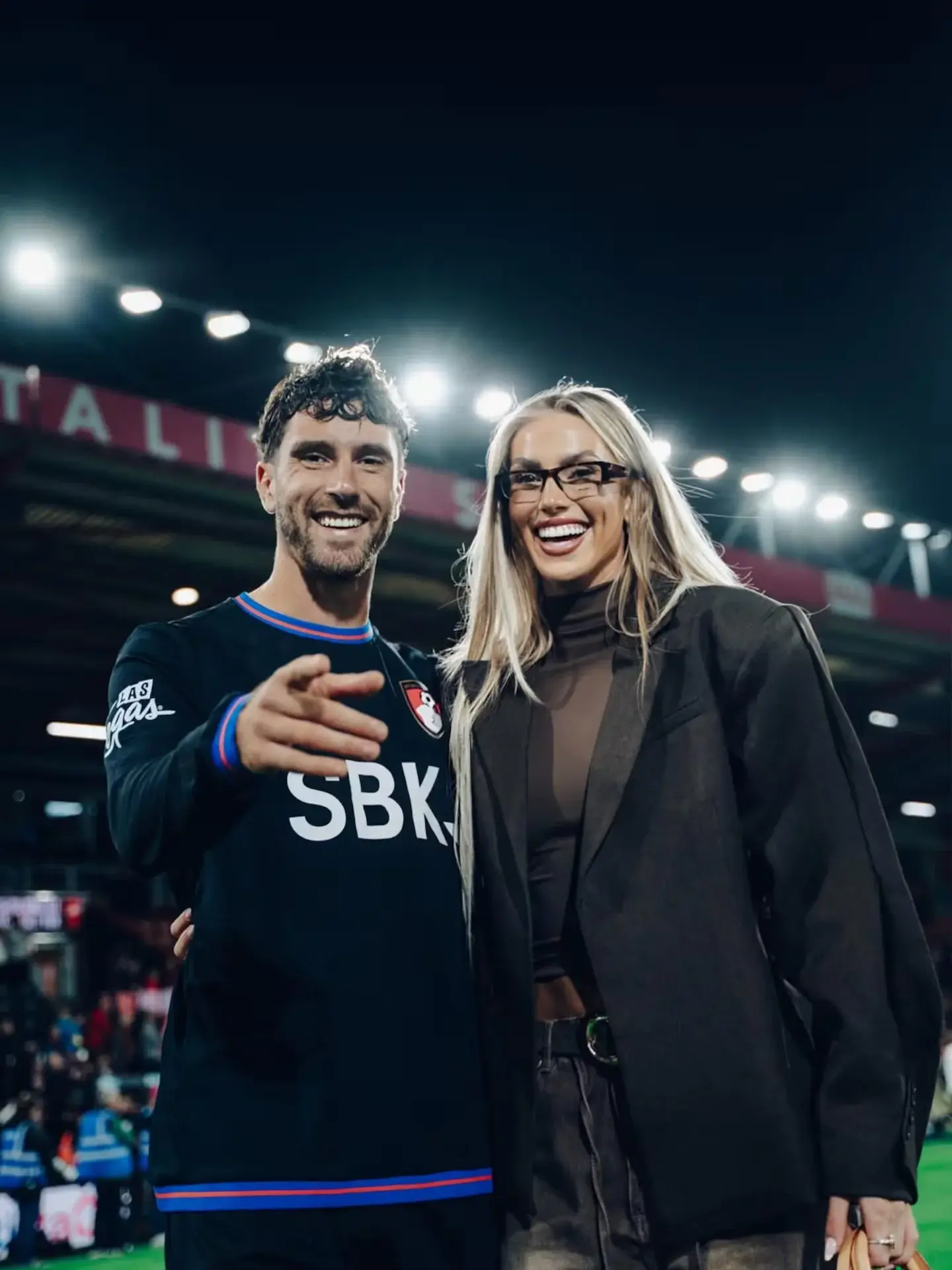 Marcos Senesi y Kelci-Rose Bowers