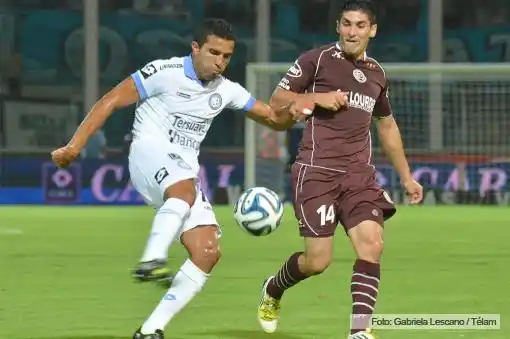 Belgrano y Lanús jugaron un atractivo partido e igualaron 2 a 2 en Córdoba