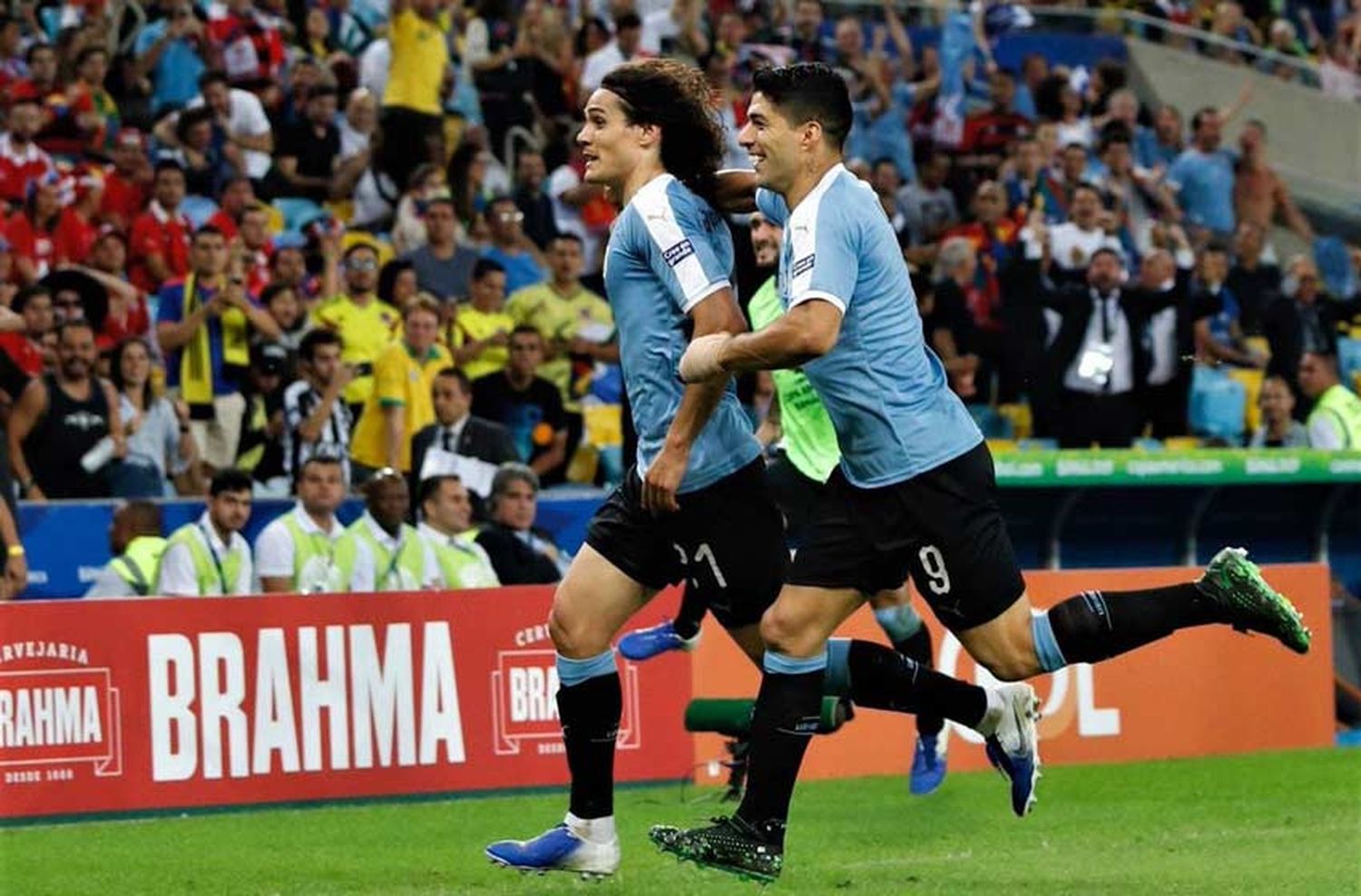 Uruguay venció a Chile y se definieron los cruces de cuartos