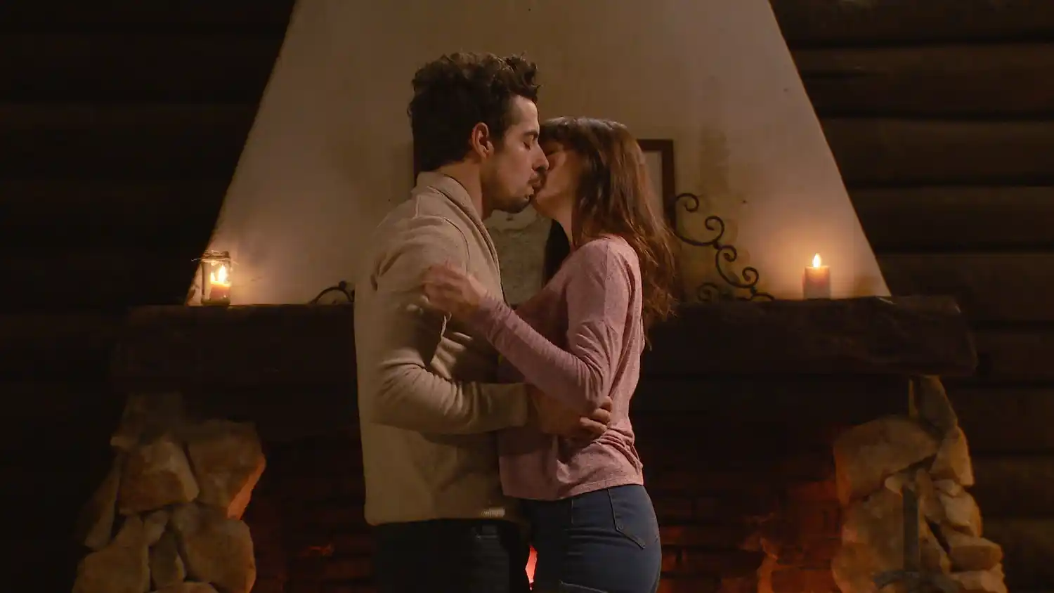 Nina y Renzo, en su primera noche de amor