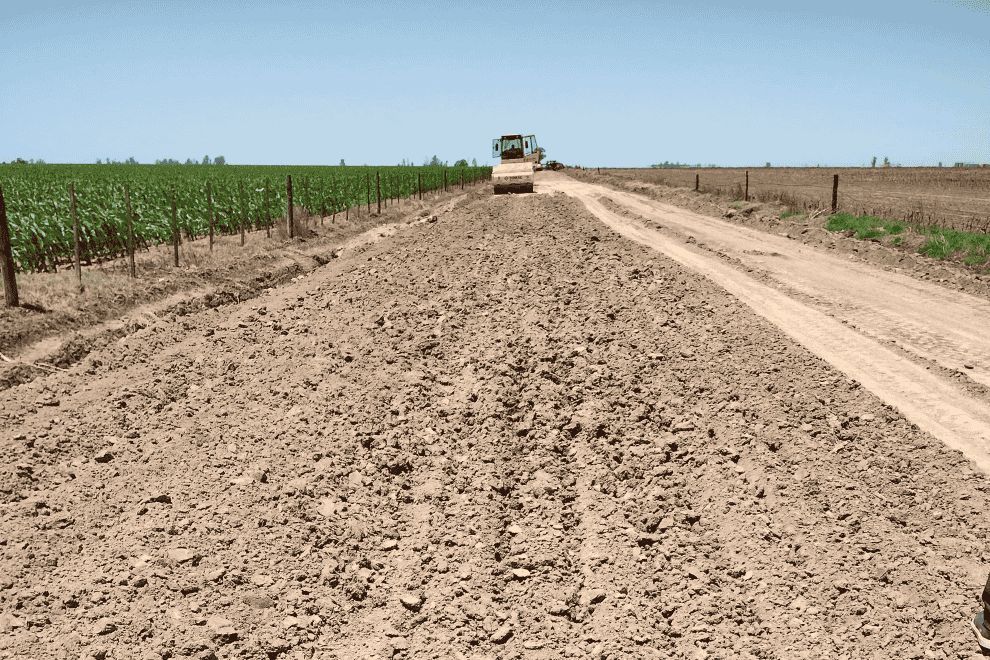 La Provincia sigue mejorando los caminos, a través de la gestión de los Consorcios Camineros.