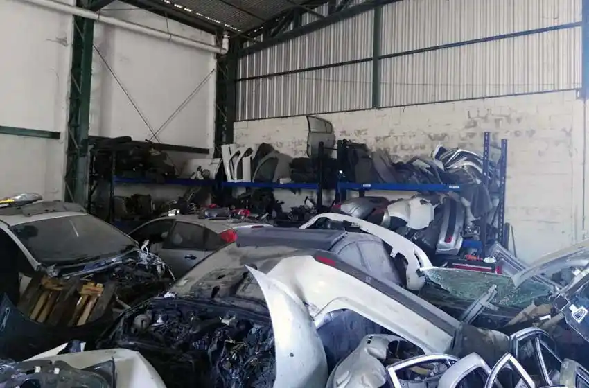 Tras un allanamiento, la PDI secuestró más de 500 autopartes