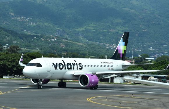 La depreciación del peso y mayores costos operativos impactan los resultados de Volaris en el segundo trimestre