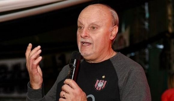 "Son cagones y parecen señoritas de cabaret": escándalo en Chacarita por las bombas del presidente contra los jugadores