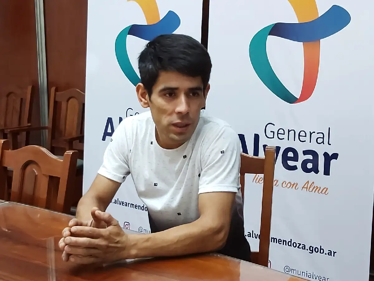 El intendente de General Alvear le dio empleo en el municipio al albañil que devolvió $250.000
