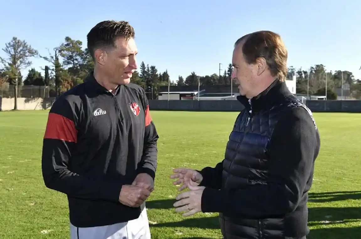 El gobernador Bordet se solidarizó con Patronato: "hay cosas que van más allá de lo futbolístico"