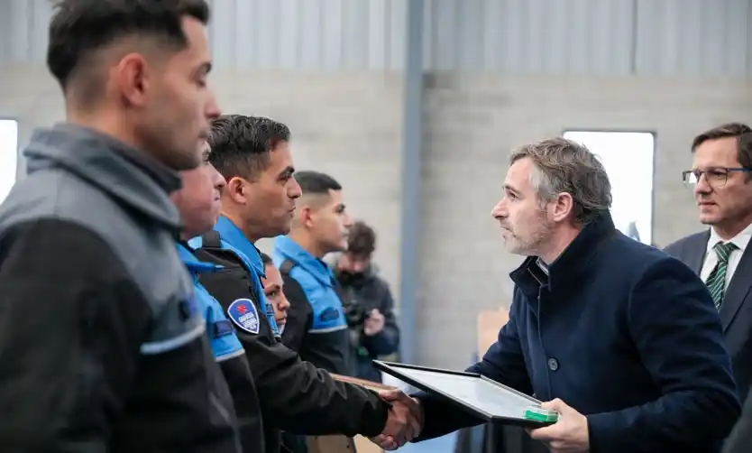 Achával encabezó el acto de egreso de agentes de la Guardia Urbana