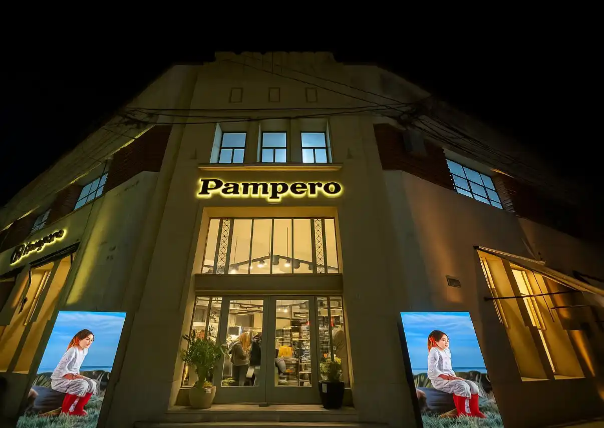 El histórico edificio de Bv. 25 de Mayo y Almafuerte, restaurado.