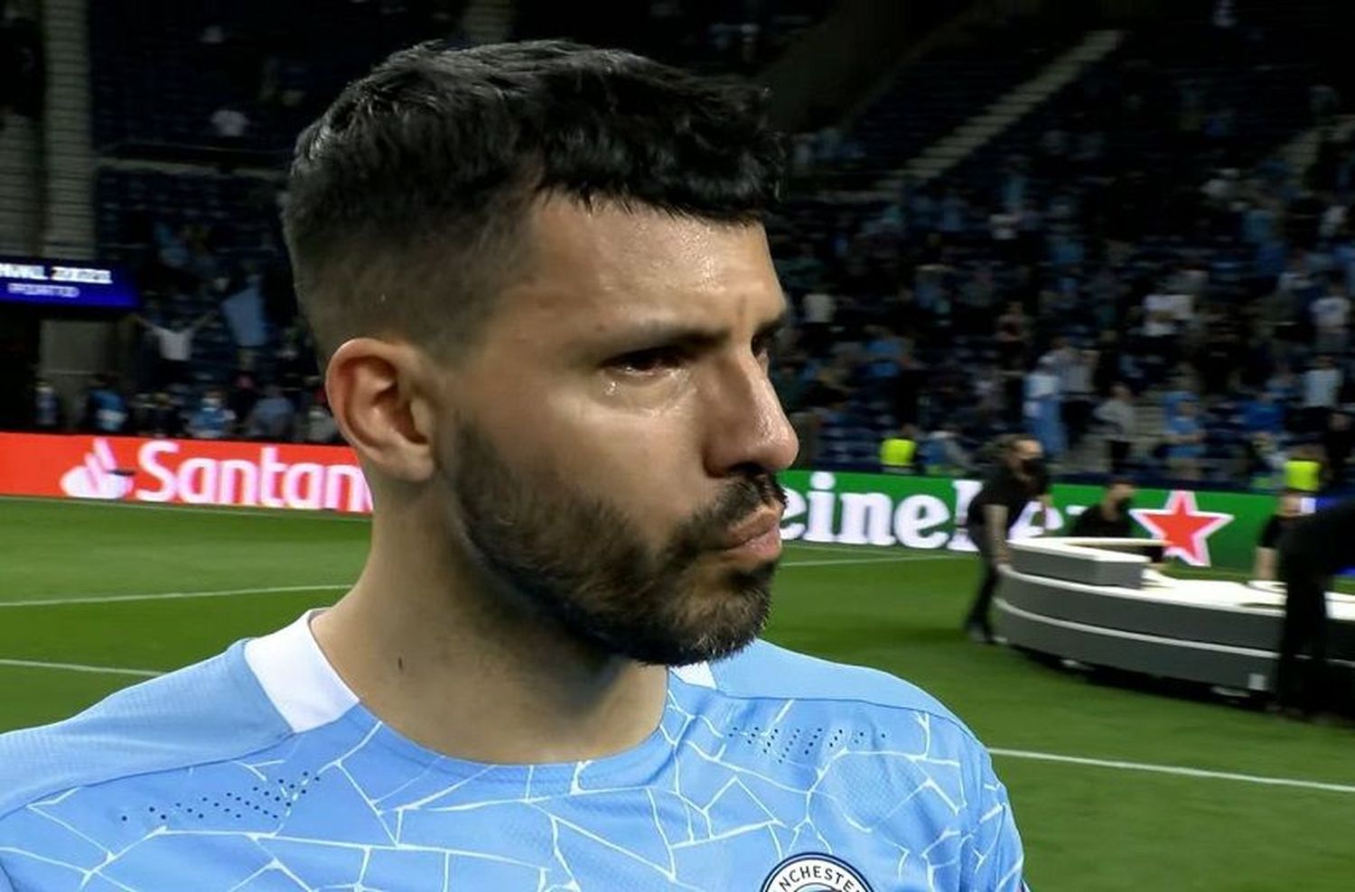 El desconsolado llanto del Kun Agüero tras perder la final de la Champions en su despedida del Manchester City