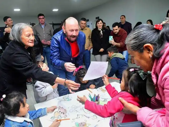 Insfrán inauguró obras de refacción y
ampliación de espacio ECO y centro del IAPA