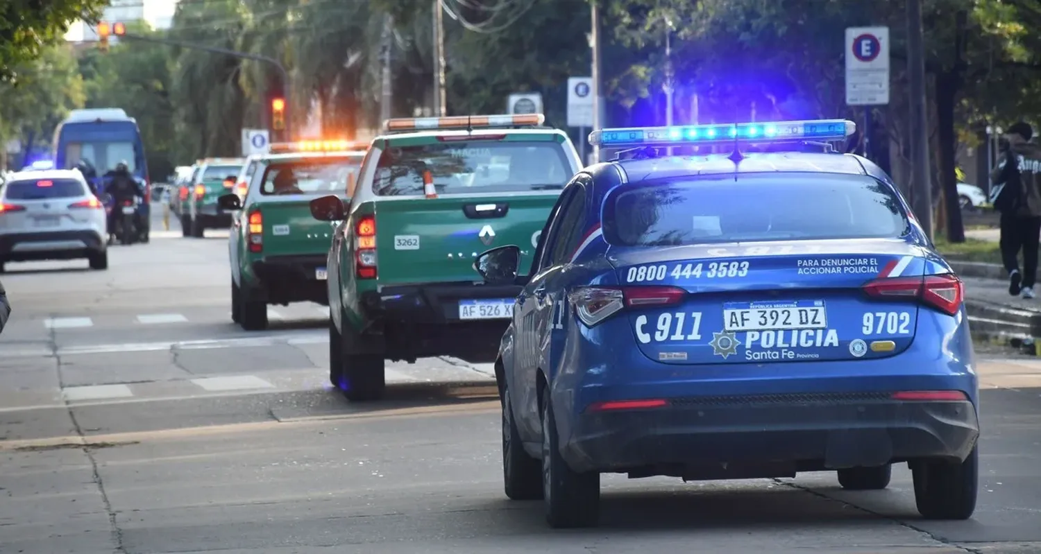 Se tiró “de palomita” sobre unas plantas para esconderse de la policía