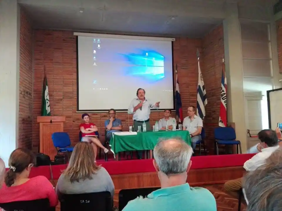 La Facultad de Bromatología presente en las Primeras Jornadas Latinoamericanas de  Extensión Veterinaria en Montevideo