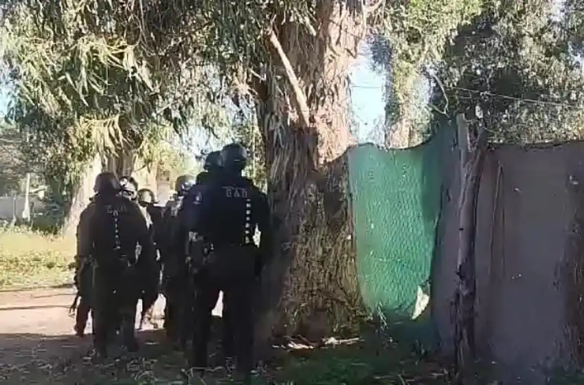 Allanan la casa de un hombre, encuentran marihuana y lo detienen: había robado herramientas