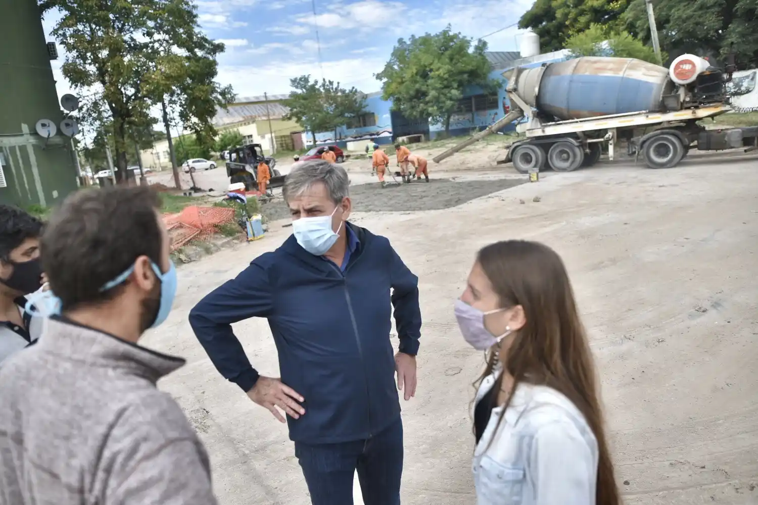 Jatón recorrió las obras que mejorarán la calidad de vida de los vecinos de Centenario