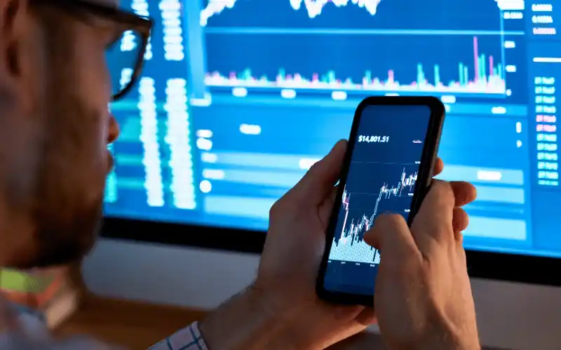 ¿Qué características debe tener un broker de criptomonedas?