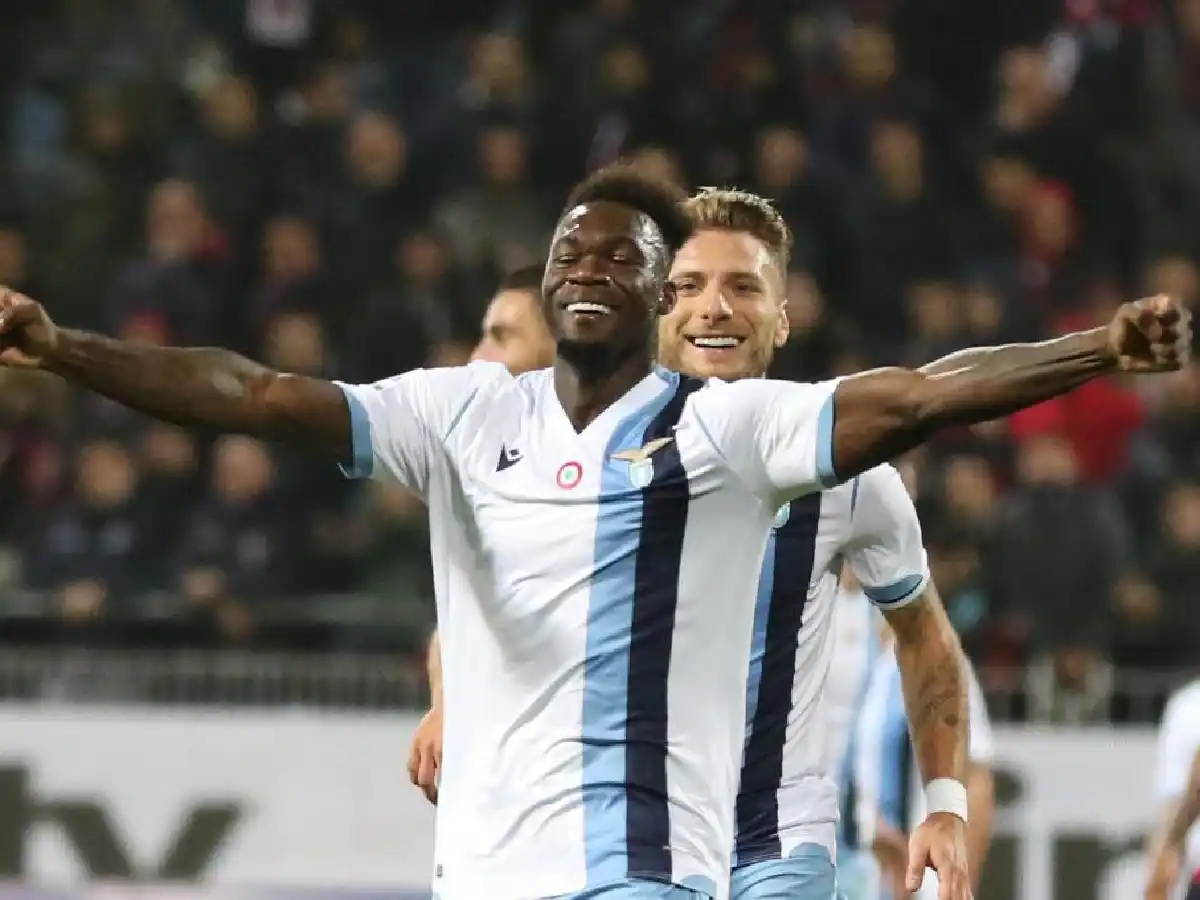 Lazio lo dio vuelta sobre la hora ante Cagliari 