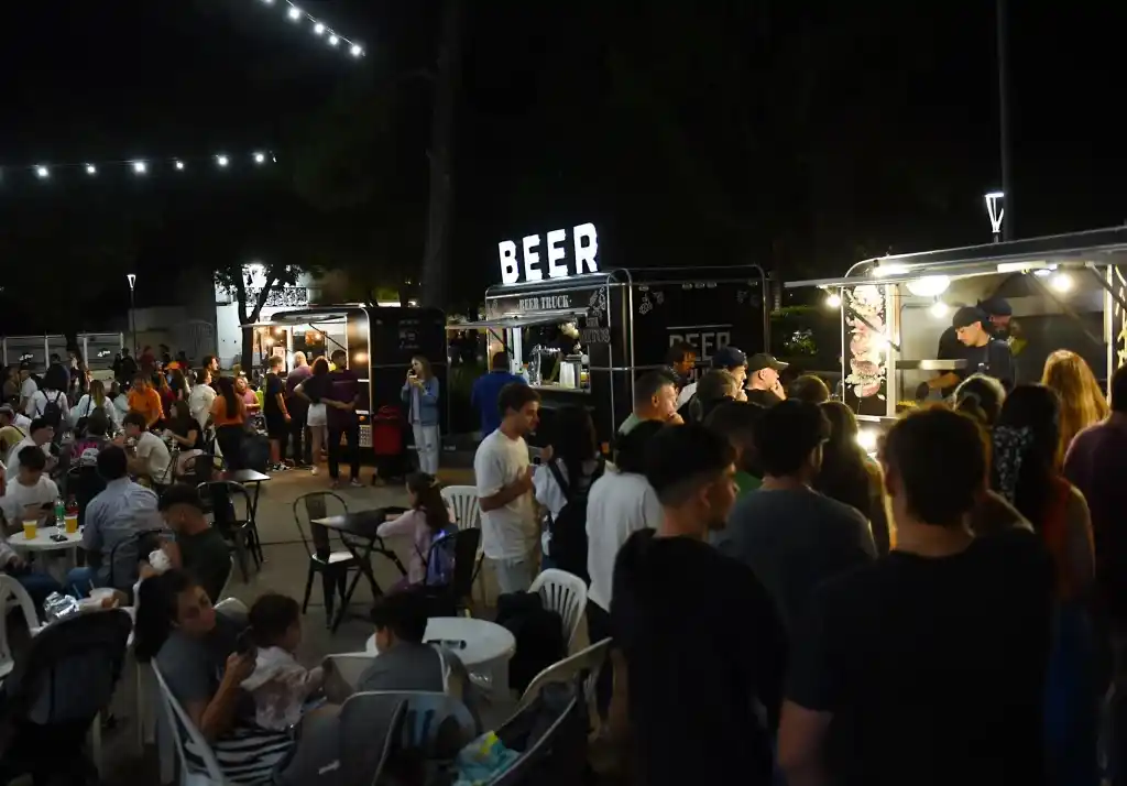 El espíritu navideño se vivió en la tradicional Feria Navideña de Crespo