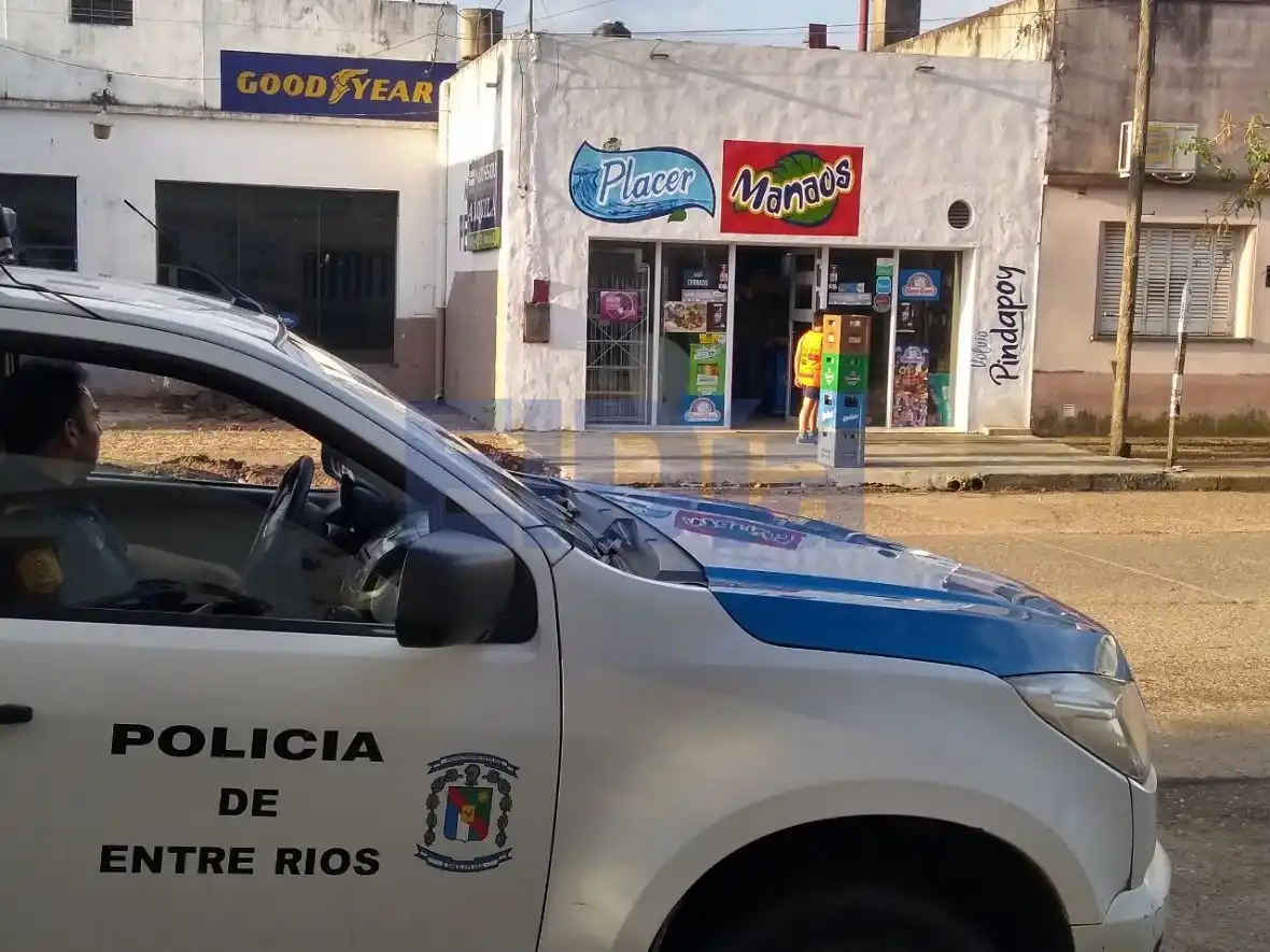 En plena tarde del domingo, asaltaron a mano armada una despensa de Avenida Del Valle