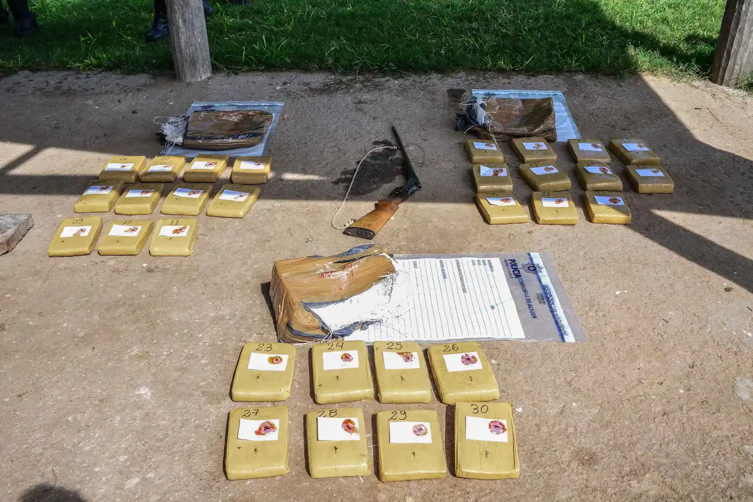 Desbarataron una banda de acopio, distribución y venta de drogas que operaba en el centro norte provincial