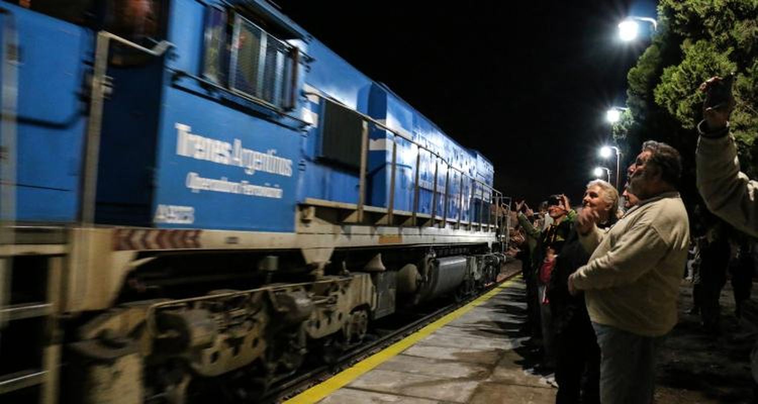 Volvió el tren de pasajeros a la estación San Pedro para viajar a Rosario y a Retiro