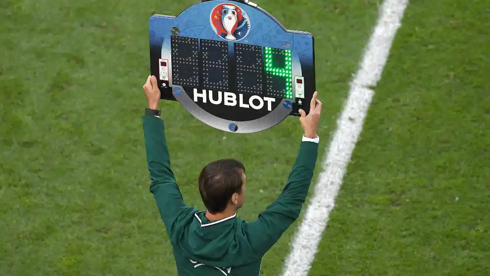 Cambios en el fútbol: por el coronavirus, cada equipo podrá realizar cinco cambios