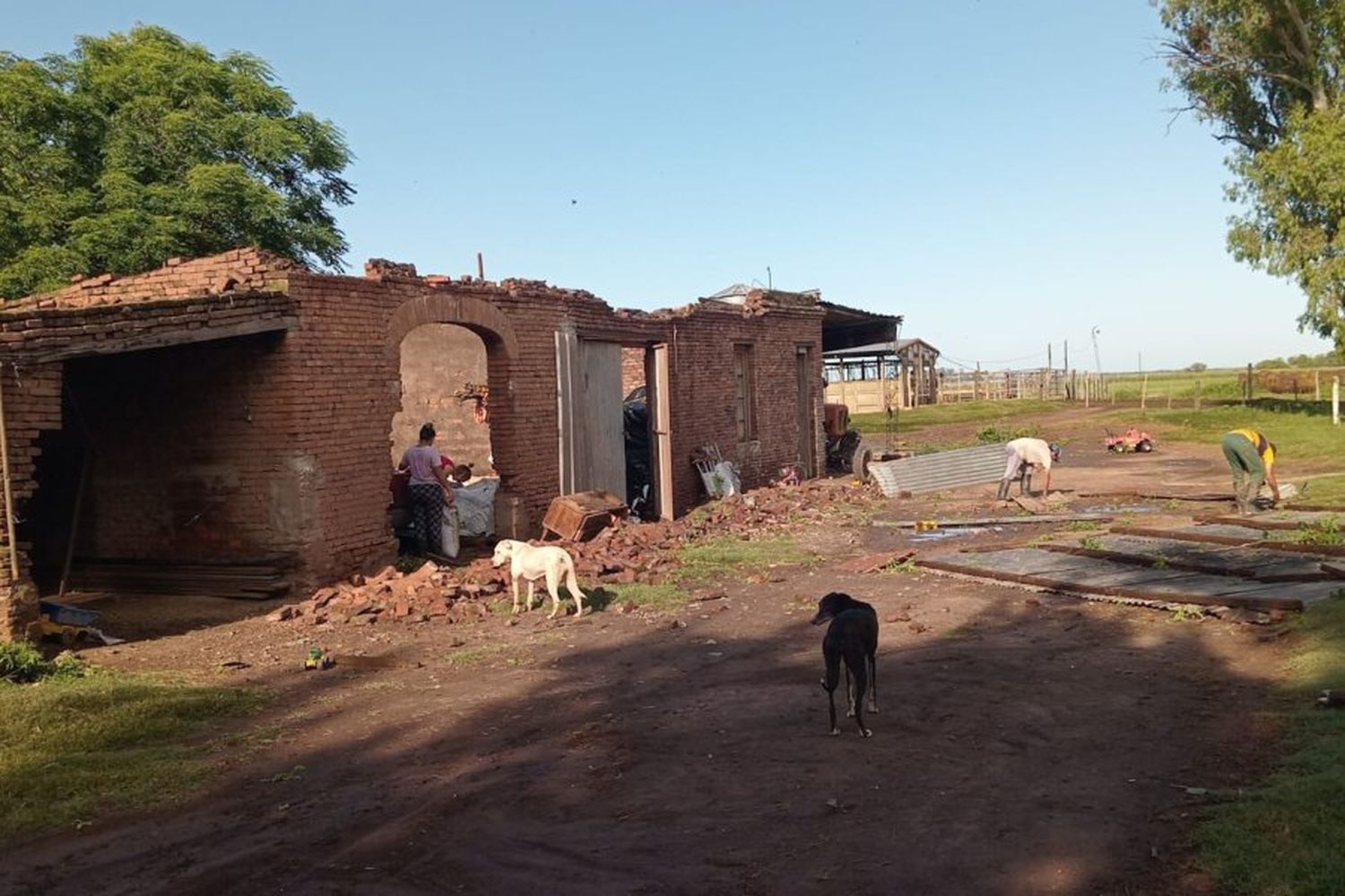 Humberto Primo: temporal arrasa con vivienda y causa muerte de trabajador