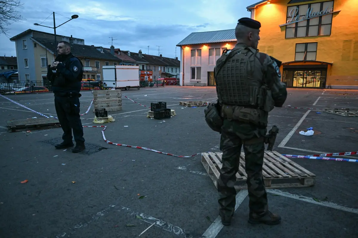 Ataque en Francia deja un muerto y dos policías heridos