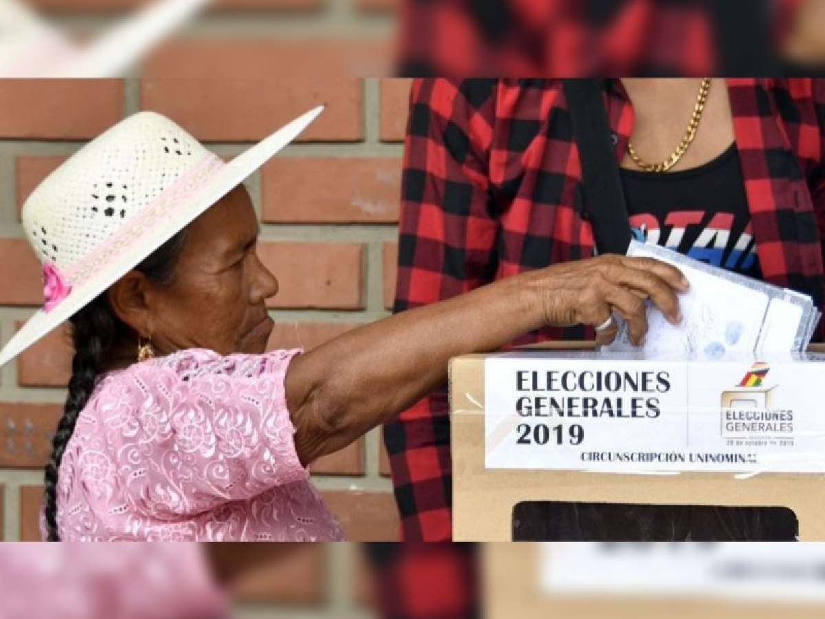 Bolivianos se movilizan en rechazo al aplazo del llamado a elecciones