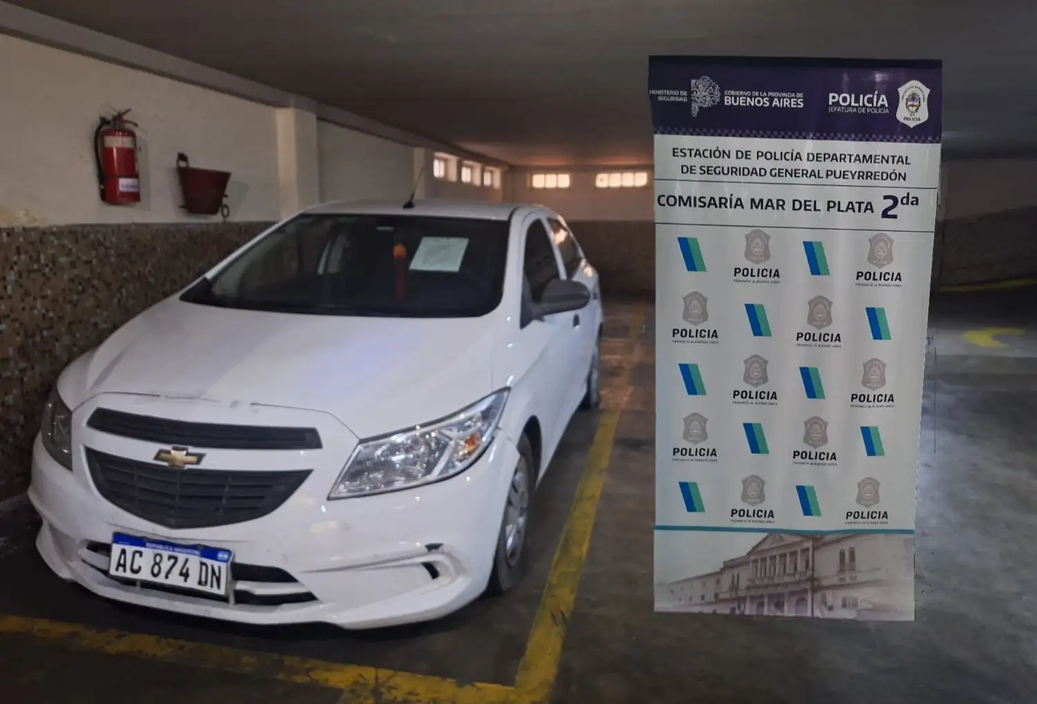 El auto secuestrado habría sido utilizado el pasado viernes durante el ataque.