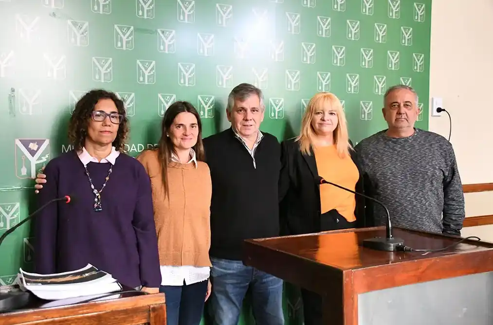 Britos realizó el anuncio en conferencia de prensa (FOTO: La Razón).