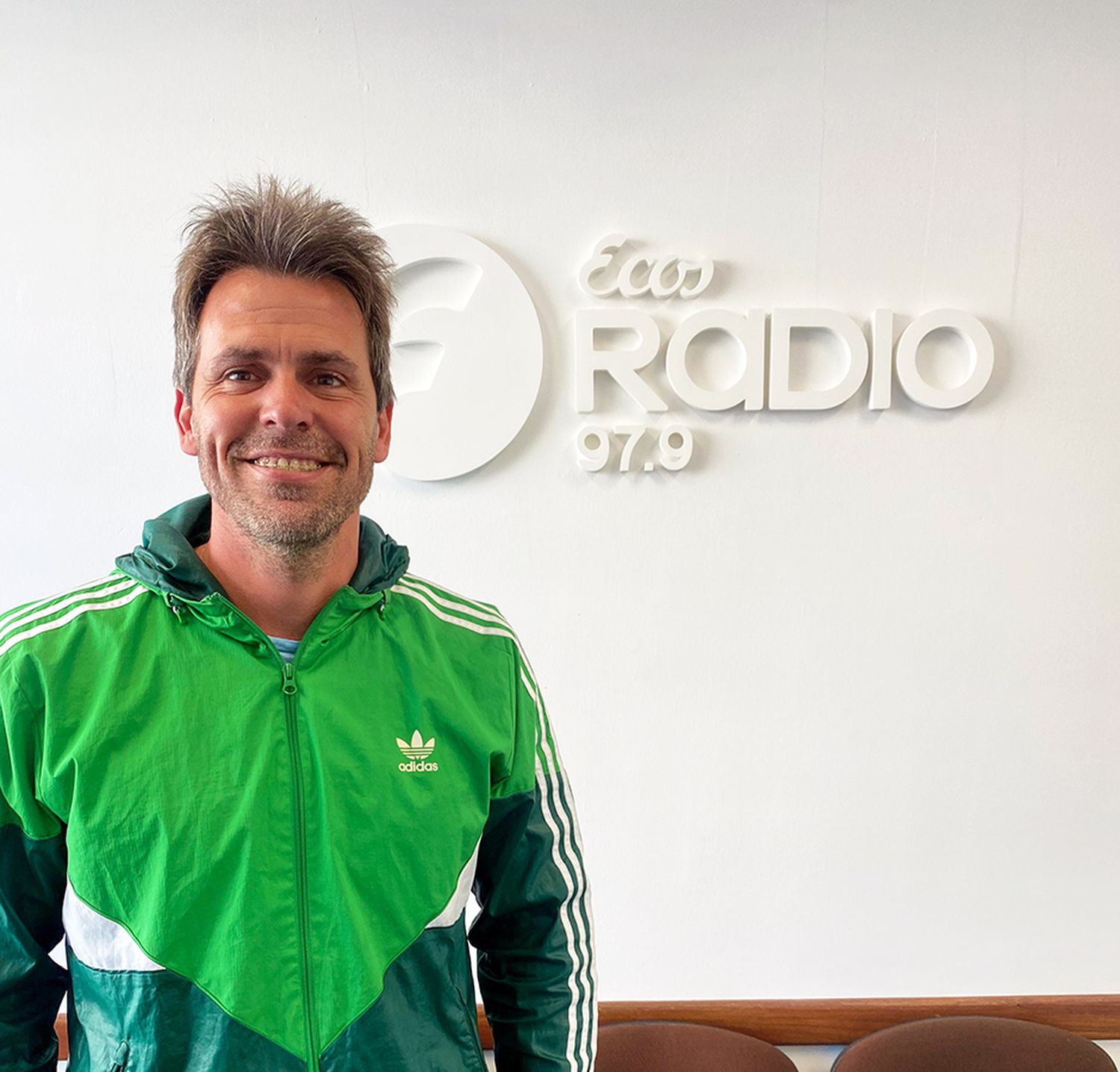 Natación y hotelería. Eduardo Otero estuvo en el programa “Desde temprano”