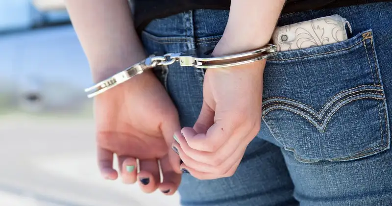 Jujuy: una mujer discutió con su pareja en un hotel, intentó prenderlo fuego y se escapó