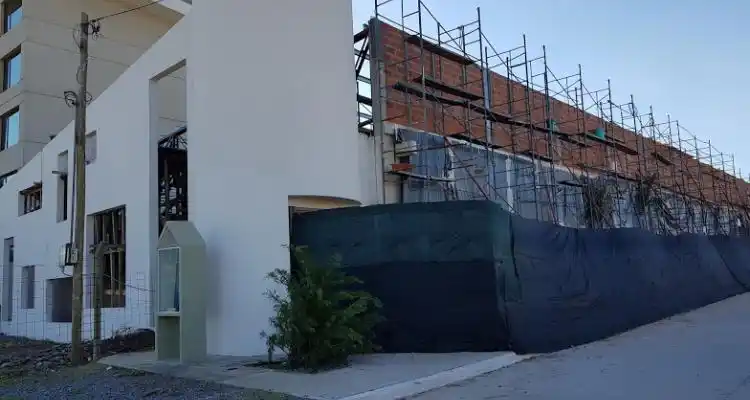 Taparon los murales  del Paseo Víctor Fera