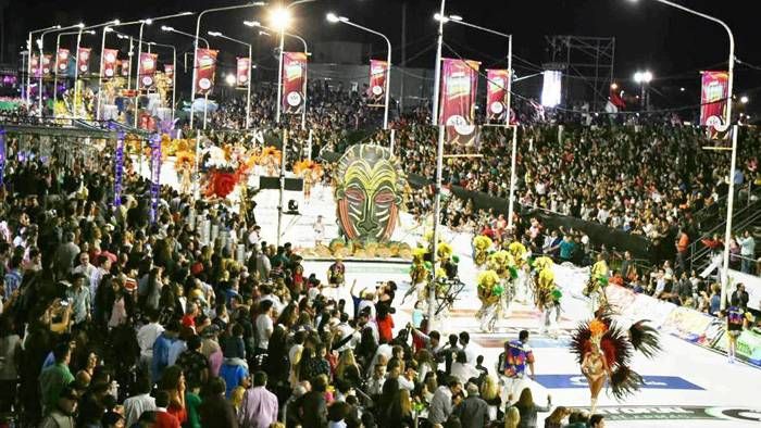 Las comparsas de Concordia, �Slistas⬝ para el gran show
