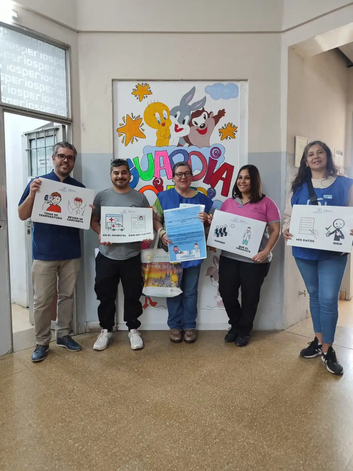 Colocaron pictogramas ampliados en el Hospital para generar un entorno visual más amigable